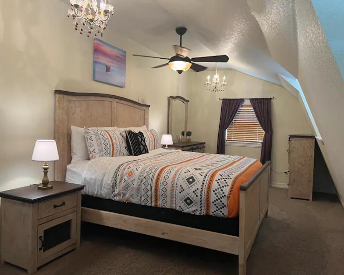 Entire 2Br 2Ba Hilltop View Home Sleeps 7 Pets 4 Acres Jacuzzi Central Ac Kingbeds Free Wifi-Parking Kitchen Washerdryer Starry Terrace Two Sunset Dining Patios Grill Stovetop Oven Fridge Onsitewoodedhiking Wildlife Coveredpatio4Pets & Birds Singing! Marble Falls Extérieur photo