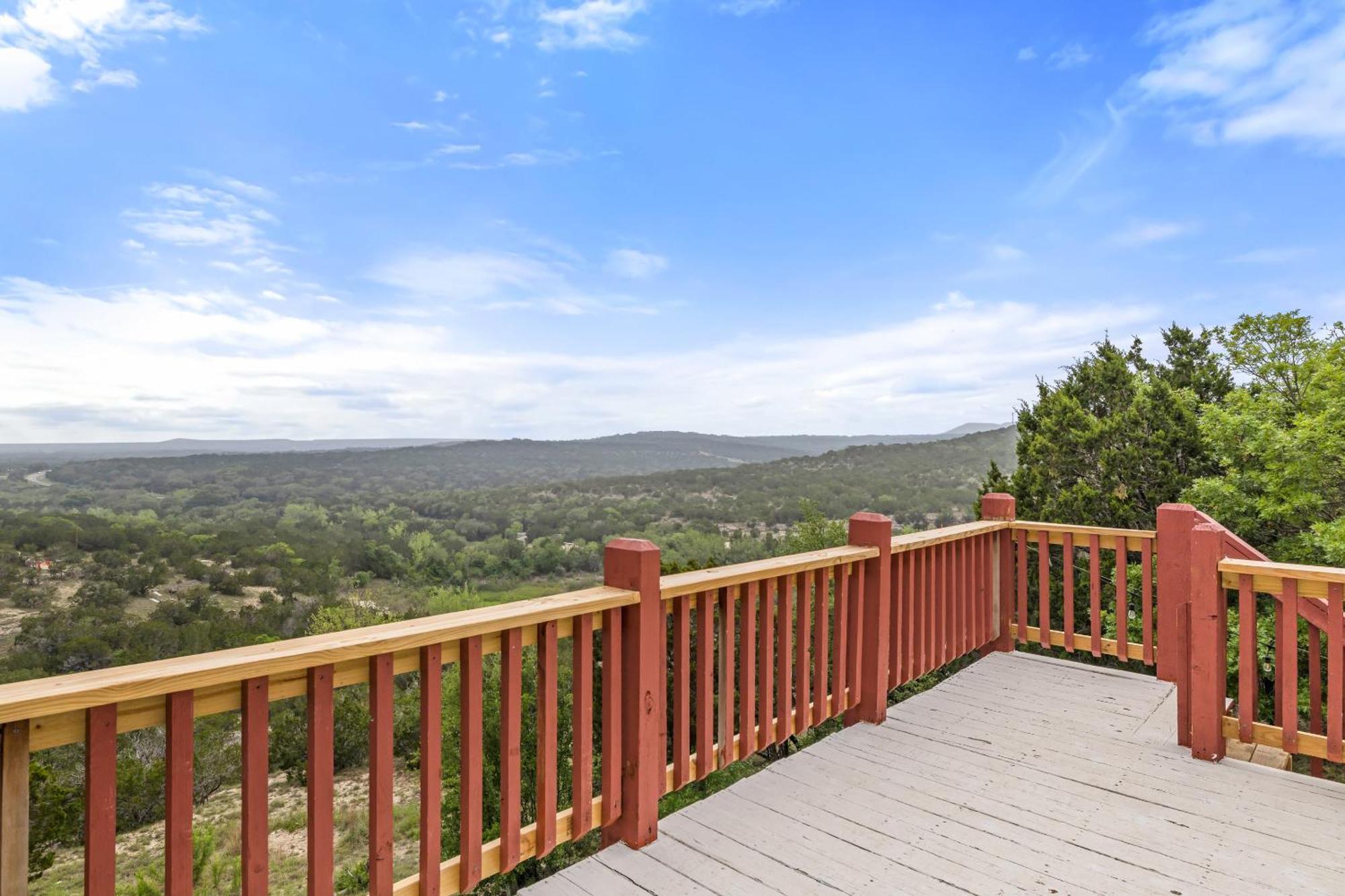 Entire 2Br 2Ba Hilltop View Home Sleeps 7 Pets 4 Acres Jacuzzi Central Ac Kingbeds Free Wifi-Parking Kitchen Washerdryer Starry Terrace Two Sunset Dining Patios Grill Stovetop Oven Fridge Onsitewoodedhiking Wildlife Coveredpatio4Pets & Birds Singing! Marble Falls Extérieur photo